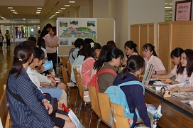 DSC_0152学生ブース.JPG