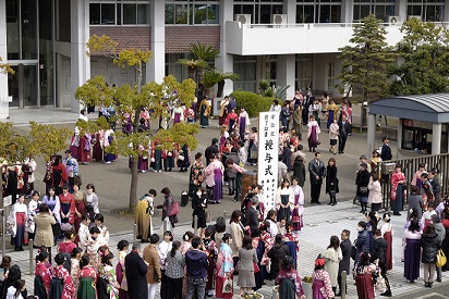 http://www.kamakura-u.ac.jp/sys/news/images/%E3%80%90%E3%83%96%E3%83%AD%E3%82%B0%E7%94%A8%E5%86%99%E7%9C%9F%E3%80%91_DNF2811.JPG