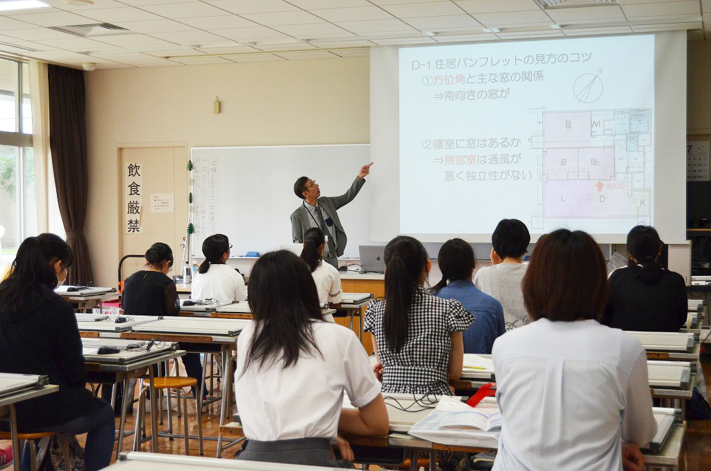 http://www.kamakura-u.ac.jp/sys/news/images/201908%E6%AB%BB%E4%BA%95%E5%85%88%E7%94%9F.jpg