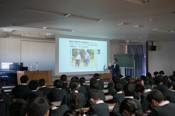 R6卒業記念講演①.jpg