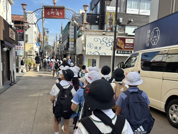 R8 3年遠足１.JPG