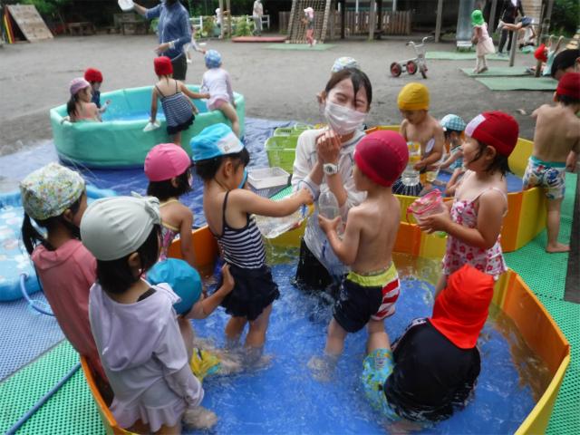 幼稚園　プール　女児 プール活動が始まりました♪ | 幼稚部だより | 鎌倉女子大学 幼稚部