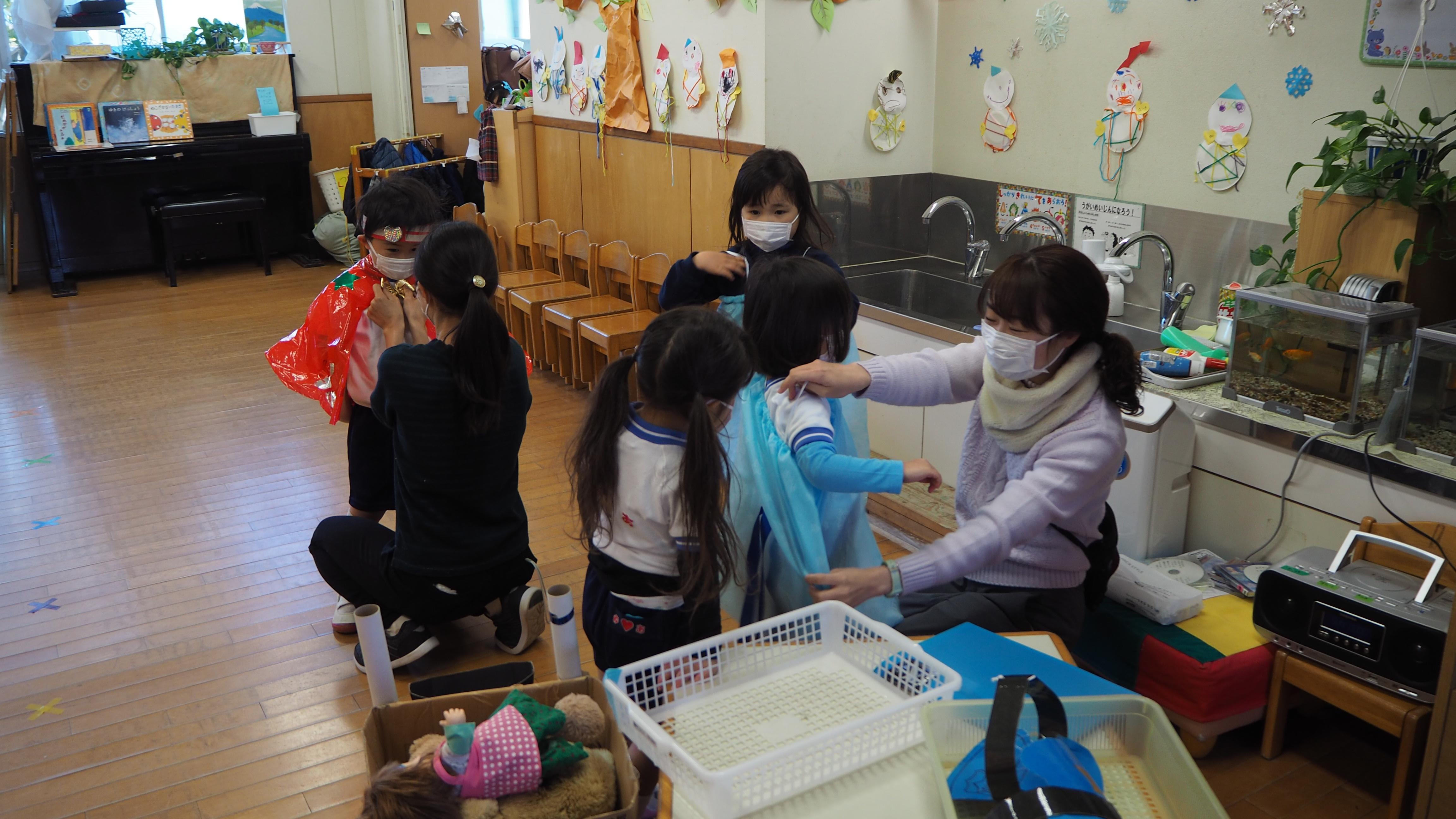 年少組 初めての生活発表会が行われました 幼稚部だより 鎌倉女子大学 幼稚部