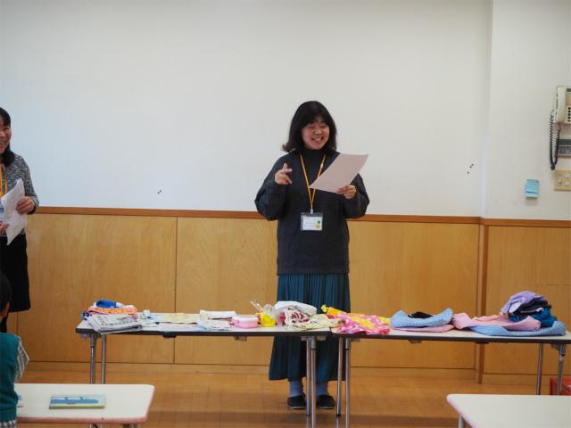 新入園児の皆様をお迎えしての手作りグッズ説明会が行われました 幼稚部だより 鎌倉女子大学 幼稚部