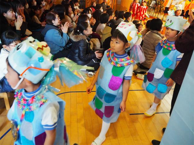年中組 生活発表会が行われました 幼稚部だより 鎌倉女子大学 幼稚部 年中組 生活発表会が行われました 幼稚部だより 鎌倉女子大学 幼稚部