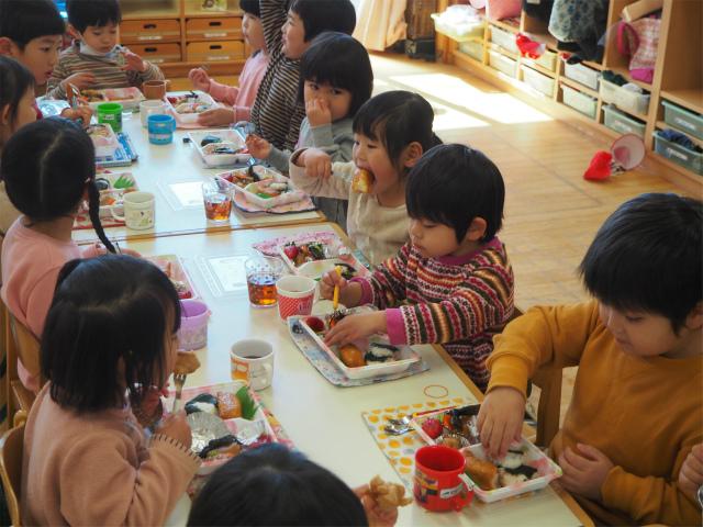 年2月 幼稚部だより 鎌倉女子大学 幼稚部