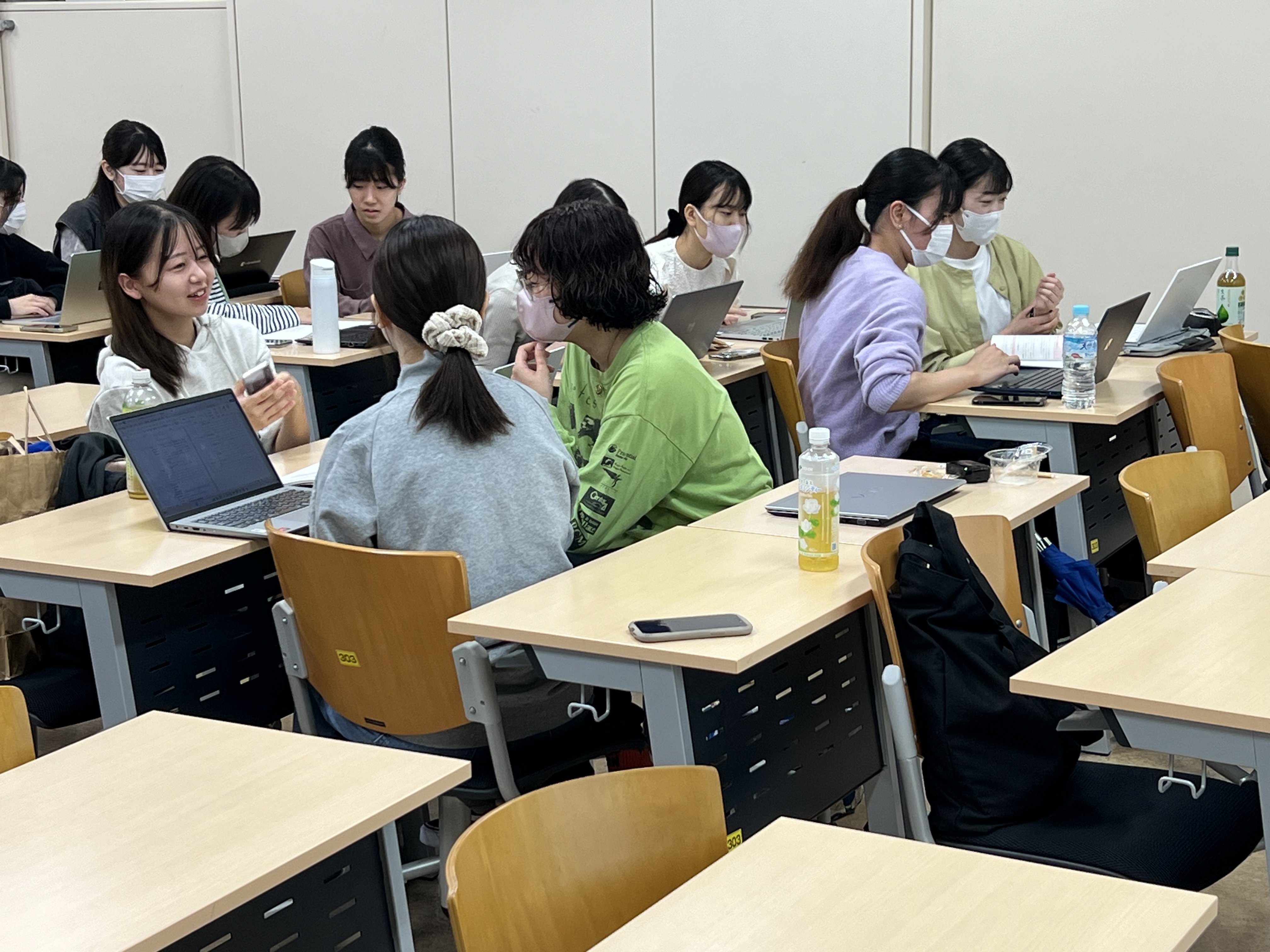 グループワーク（針谷先生）.jpg