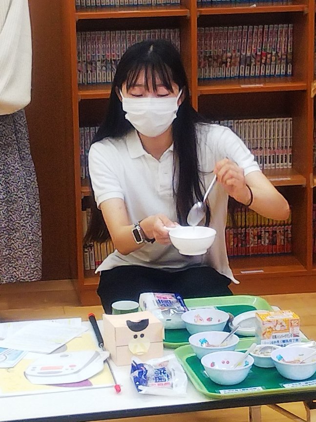202506091_③つぶし粥作りの実演.JPG