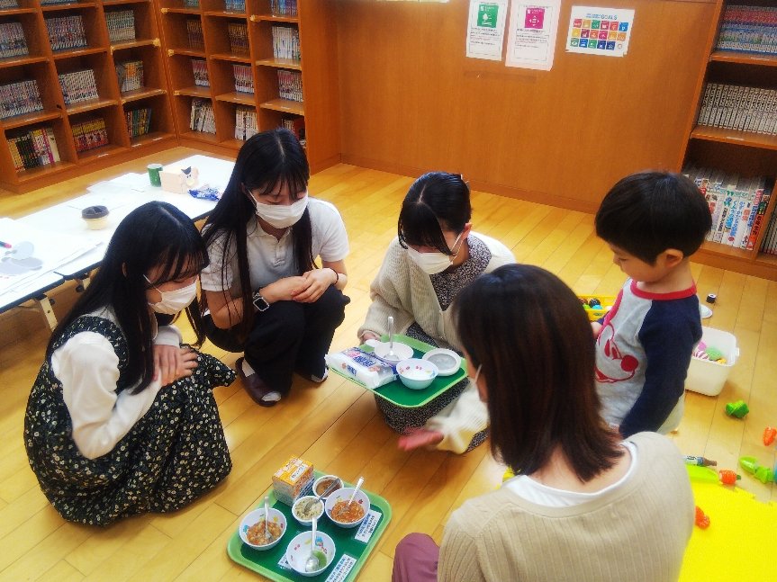 202506091_⑤各月齢の離乳食の比較.JPG